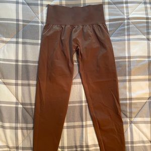 ✨ NVGTN Caramel Solid Seamless